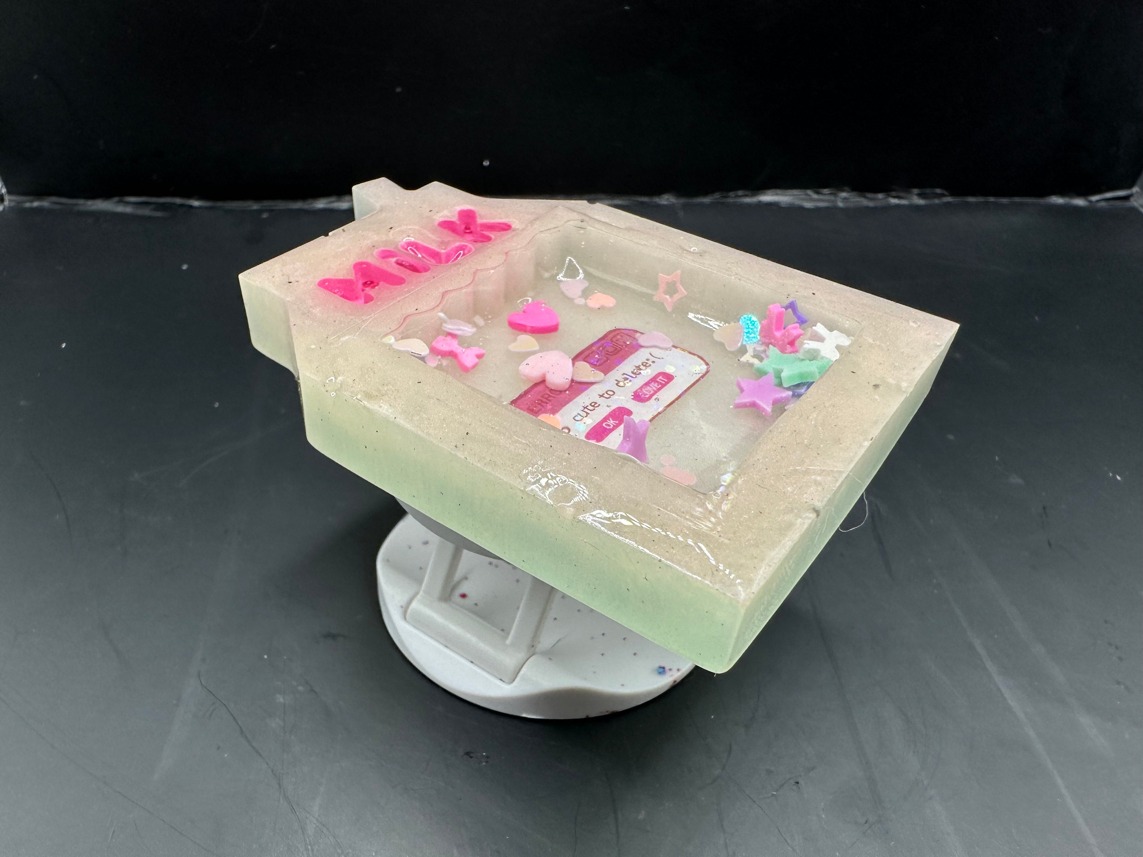 Milk carton dry shaker phone grip