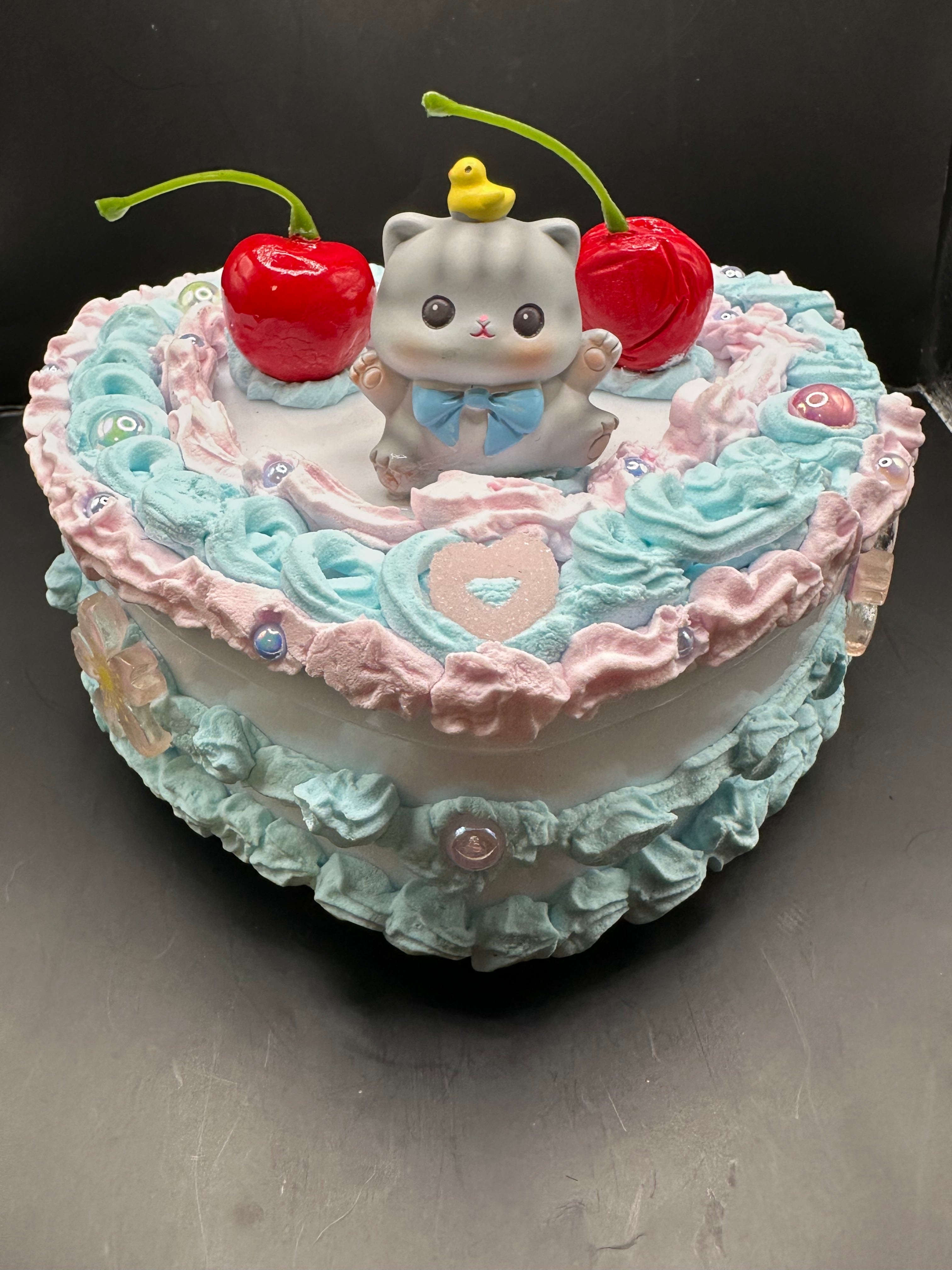 Kawaii gray cat cake jewelry boxes