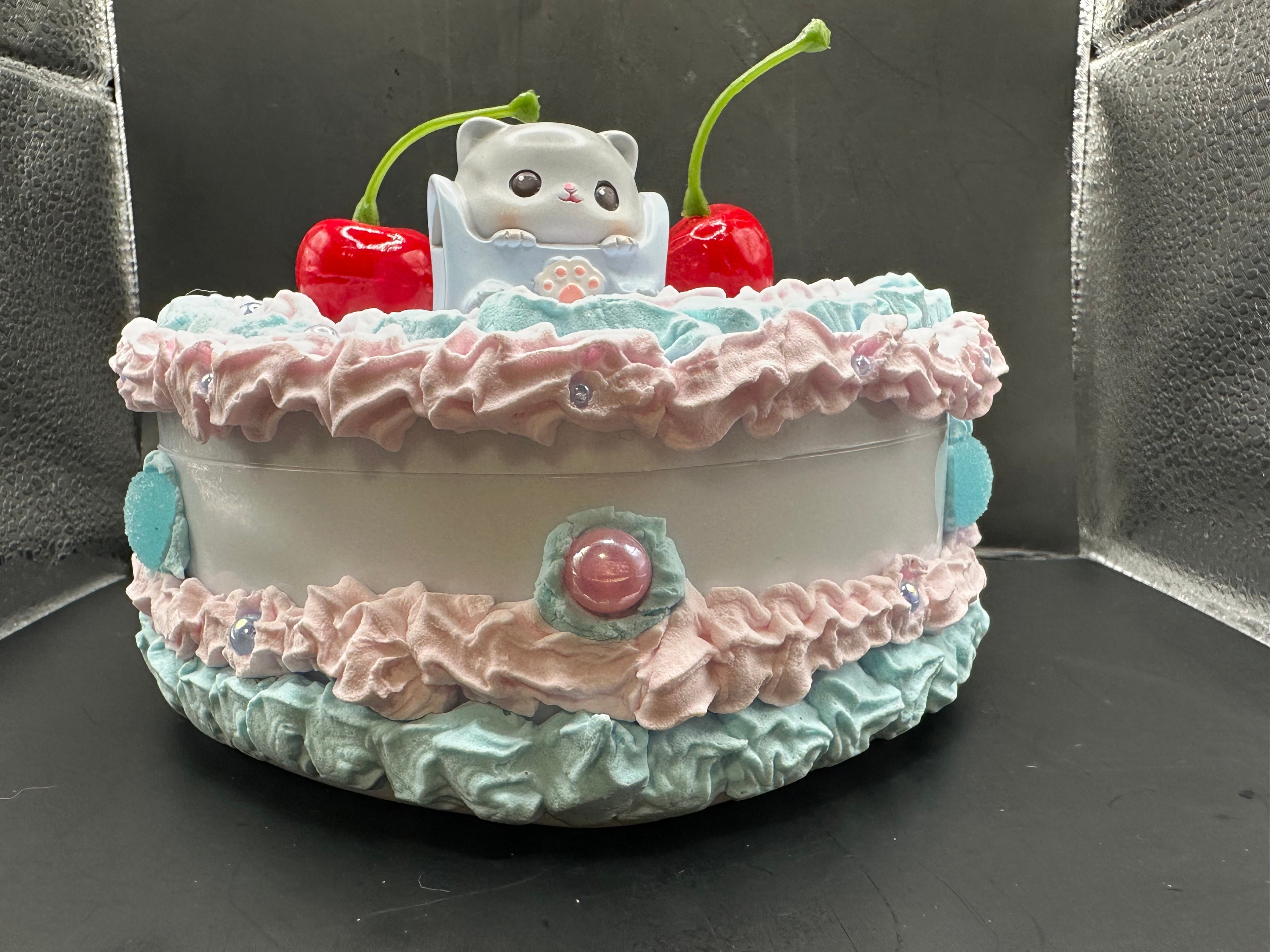 Kawaii gray cat cake jewelry boxes