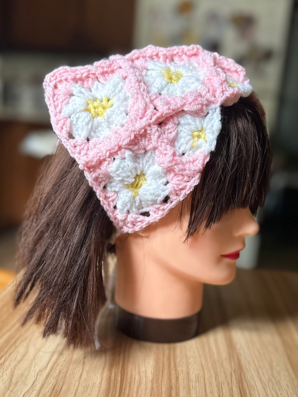 Crochet daisy bandana