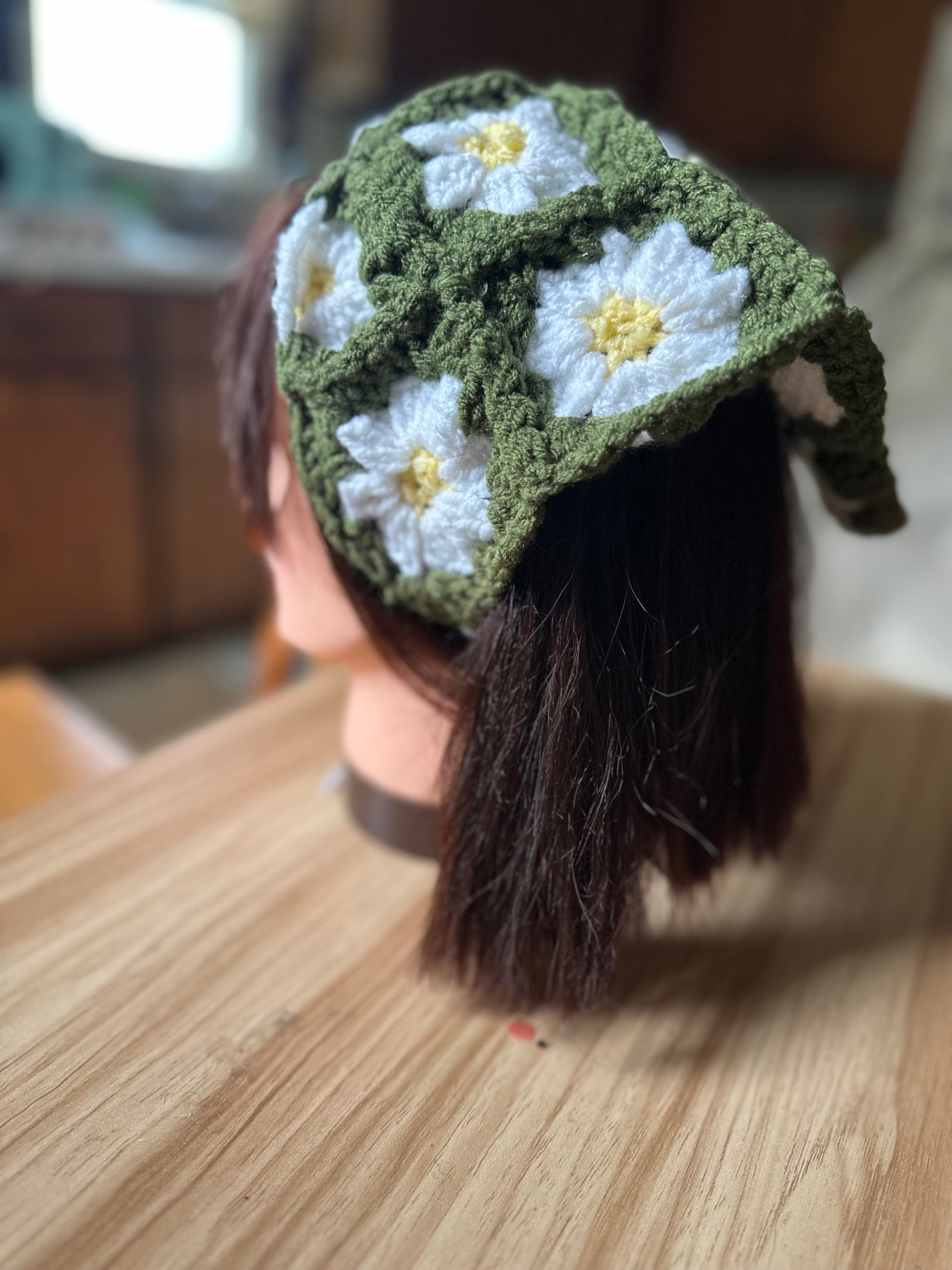 Crochet daisy bandana