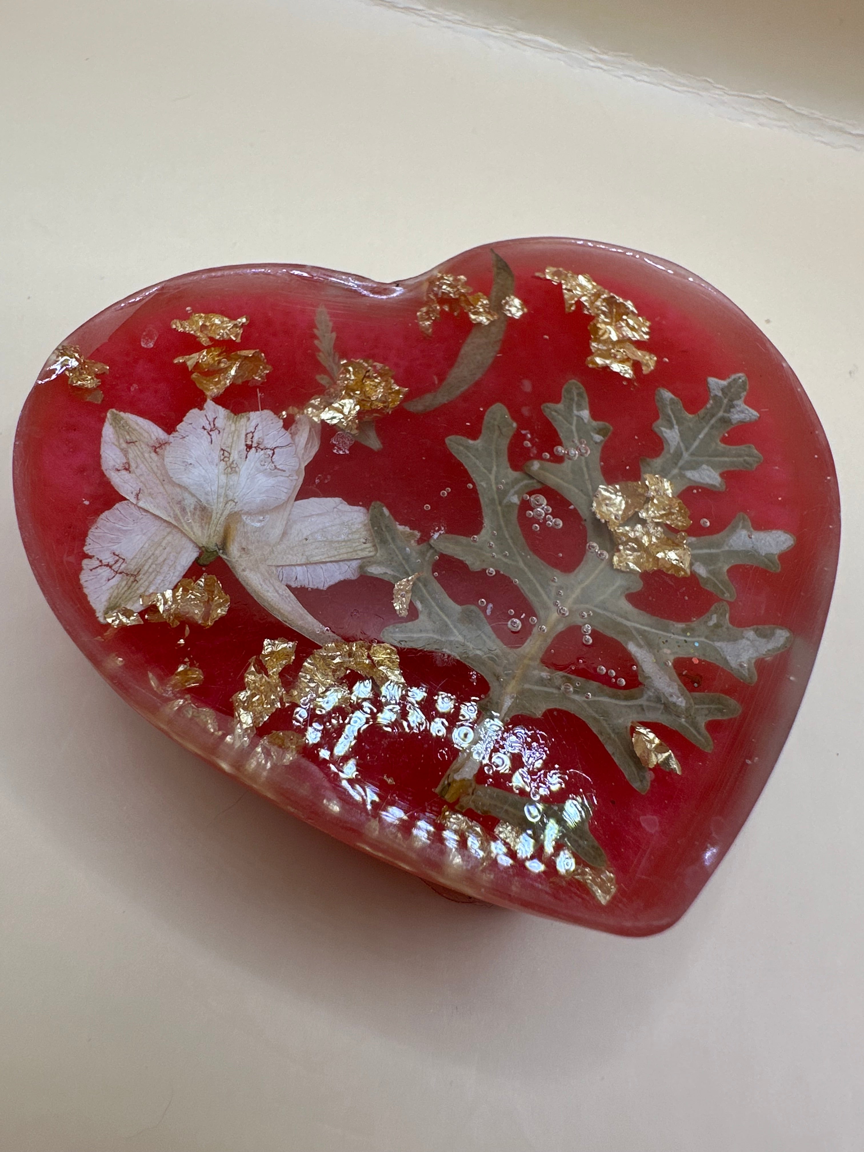 Heart shaped handmade pressed flowers resin magnet