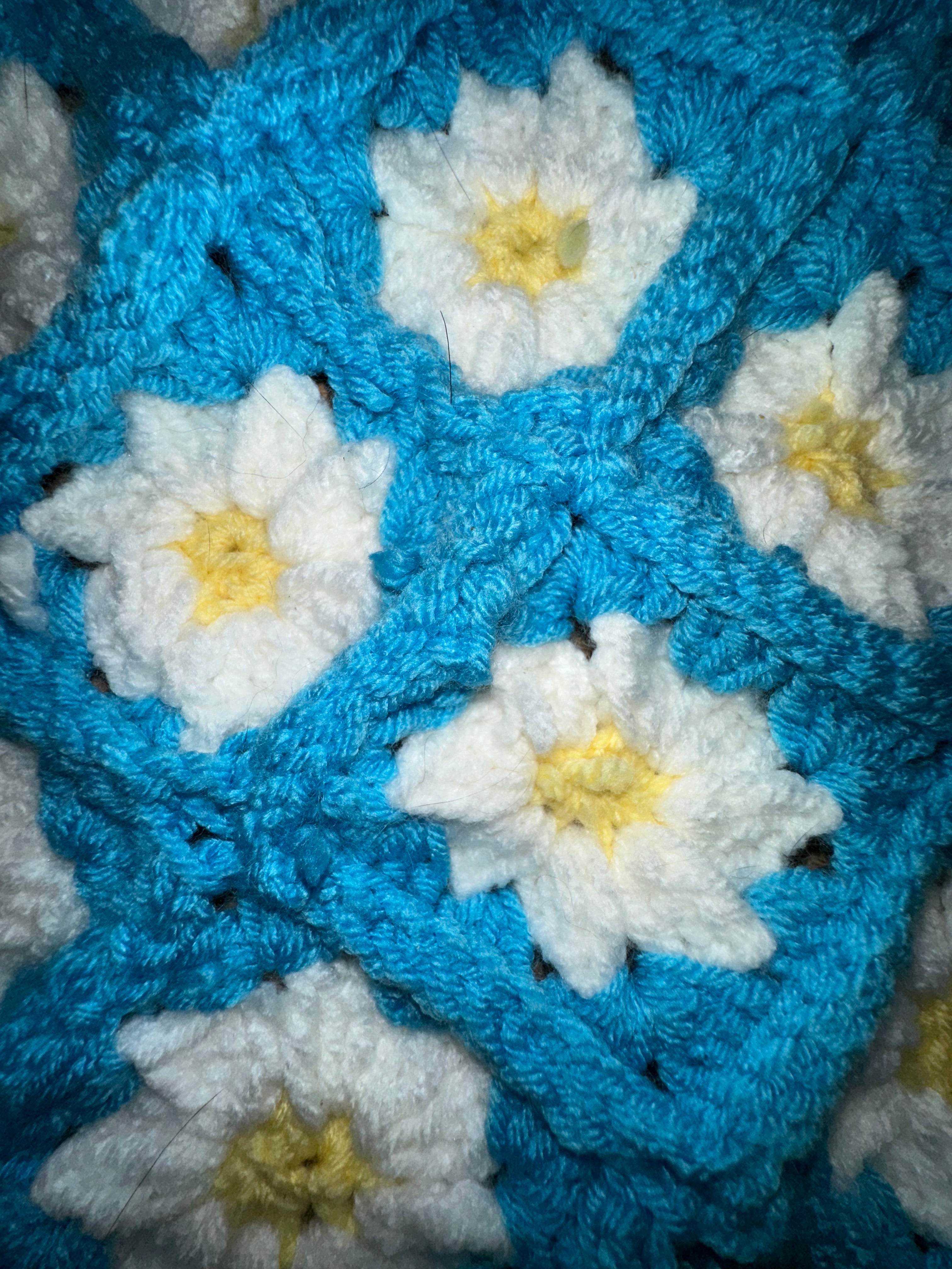 Crochet daisy bandana