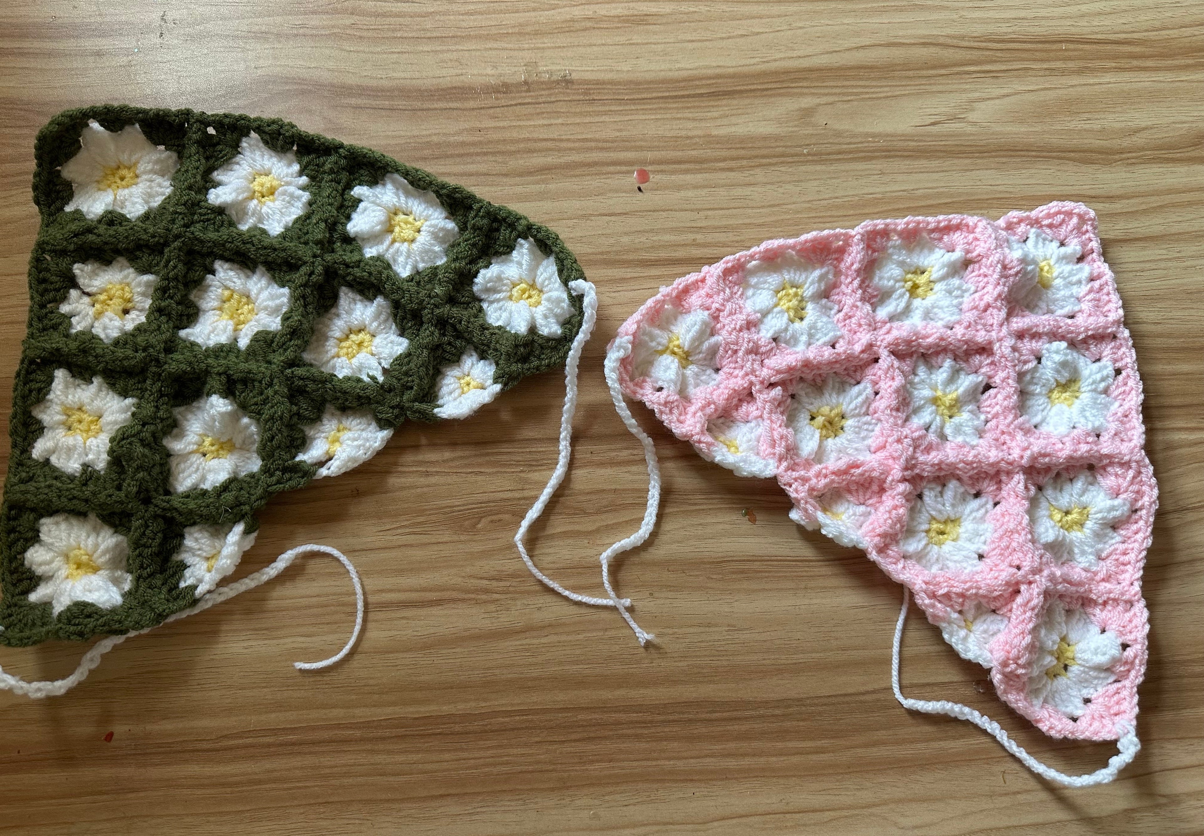 Crochet daisy bandana