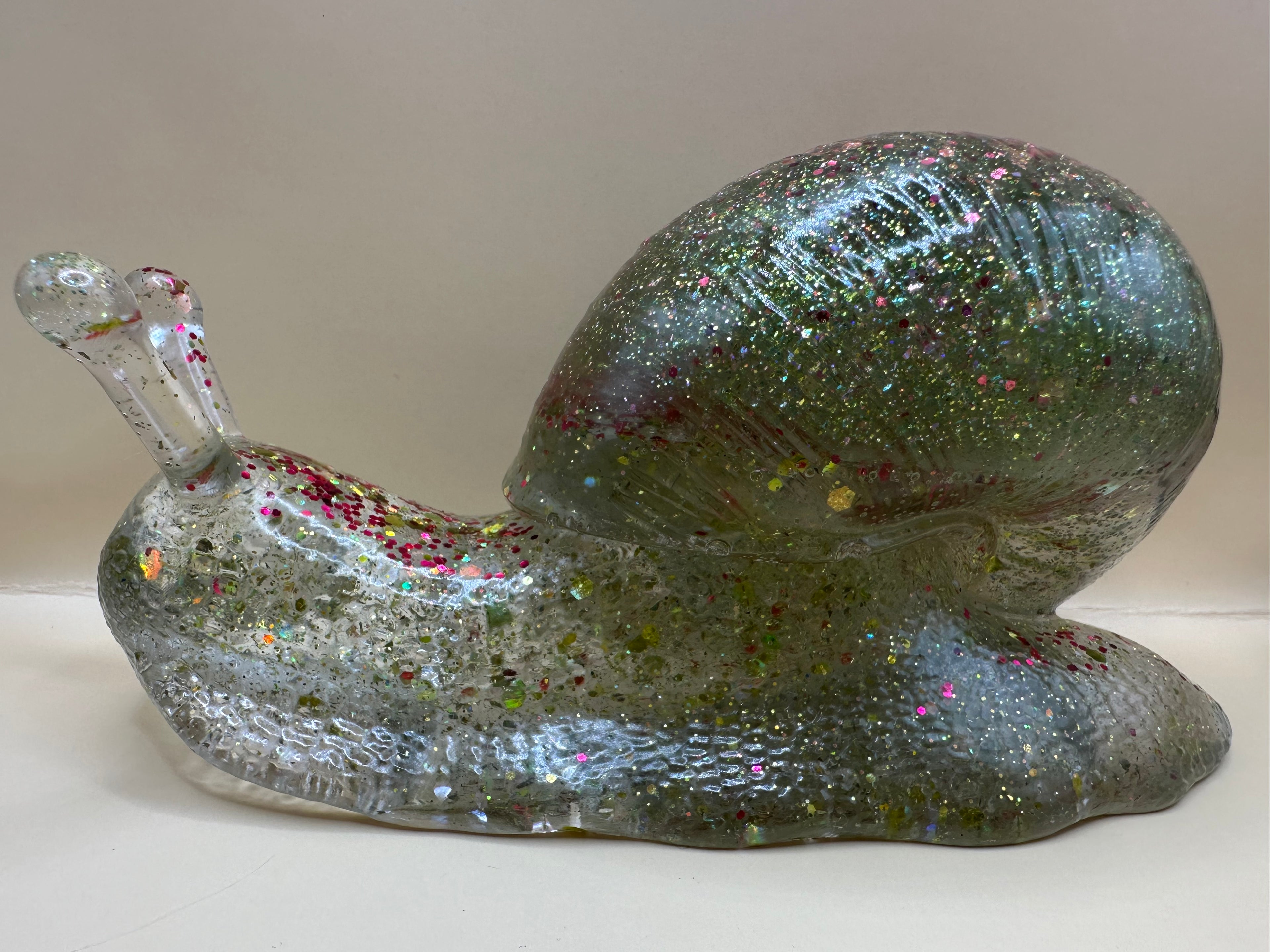 Glitter resin snail