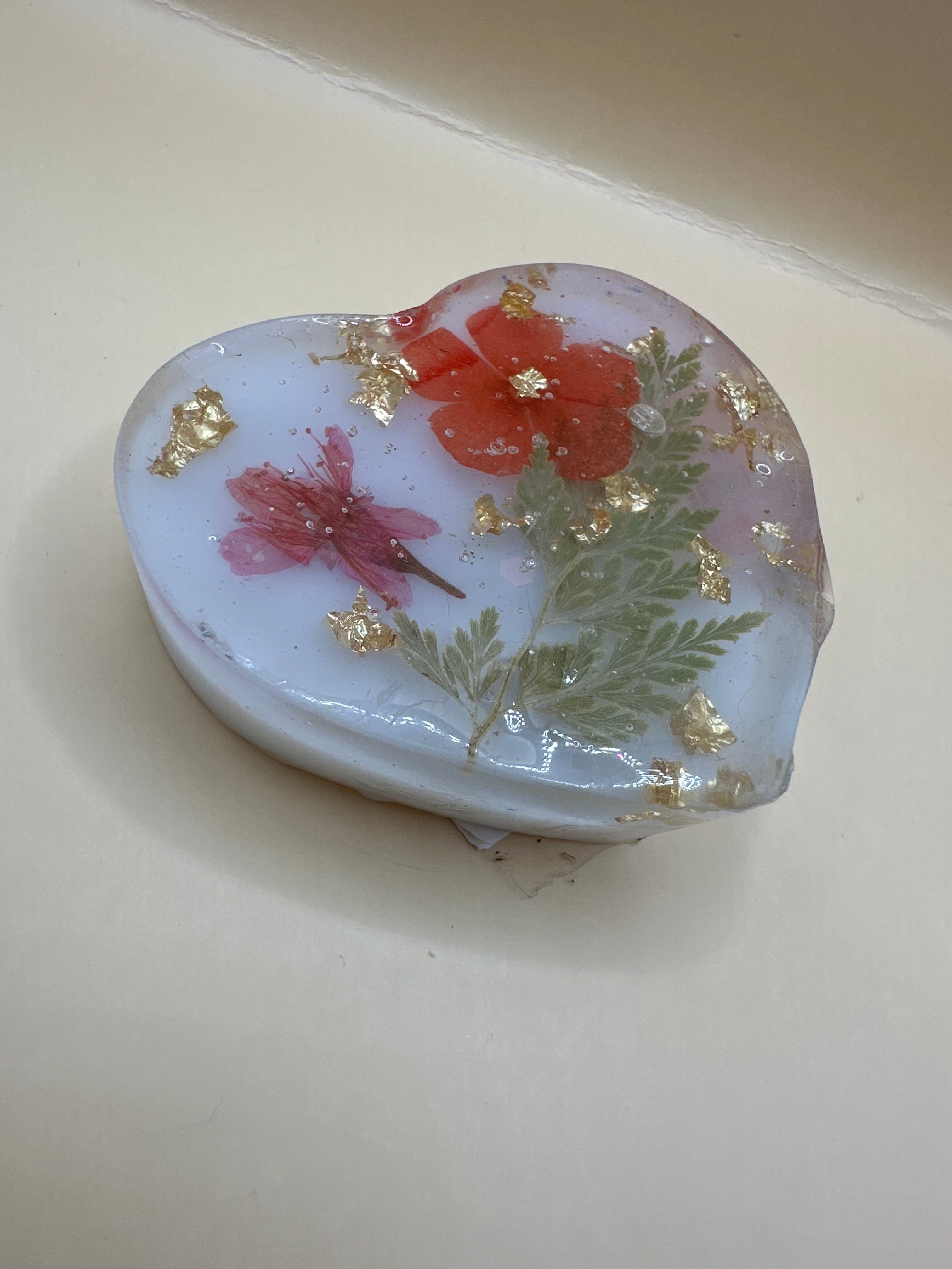 Heart shaped handmade pressed flowers resin magnet