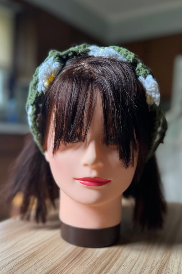 Crochet daisy bandana